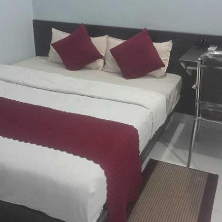 Hotel O Home Aditya Inn Suits Homestay Ayodhya Exterior foto
