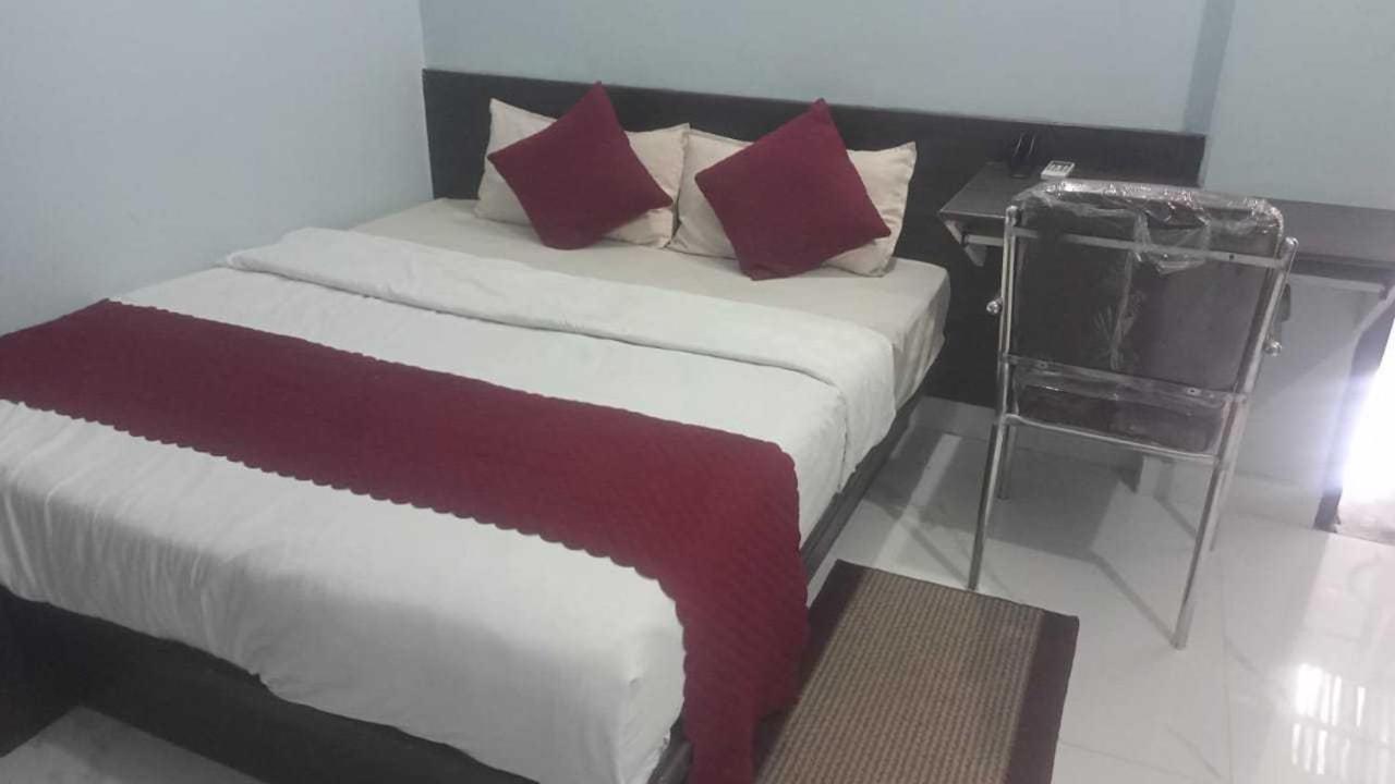 Hotel O Home Aditya Inn Suits Homestay Ayodhya Exterior foto