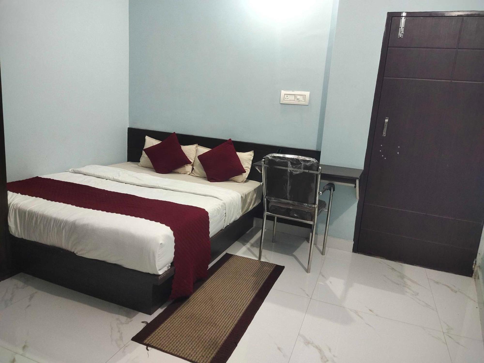Hotel O Home Aditya Inn Suits Homestay Ayodhya Exterior foto